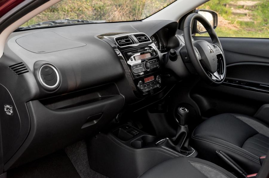 Торпедо Mitsubishi Mirage 2016 года  (UK) (фото 26 из 34)